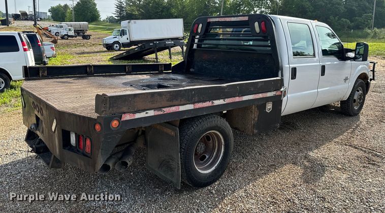 image for item EH6810 2015 Ford F350 Super Duty XL Crew Cab flatbed pickup truck