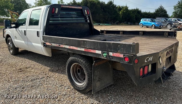 image for item EH6810 2015 Ford F350 Super Duty XL Crew Cab flatbed pickup truck