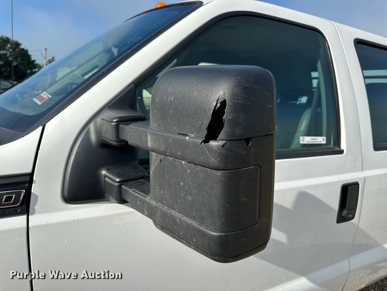 image for item EH6810 2015 Ford F350 Super Duty XL Crew Cab flatbed pickup truck