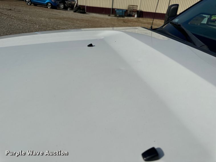 image for item EH6810 2015 Ford F350 Super Duty XL Crew Cab flatbed pickup truck