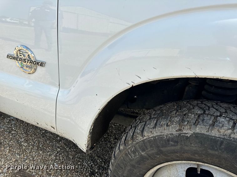 image for item EH6810 2015 Ford F350 Super Duty XL Crew Cab flatbed pickup truck