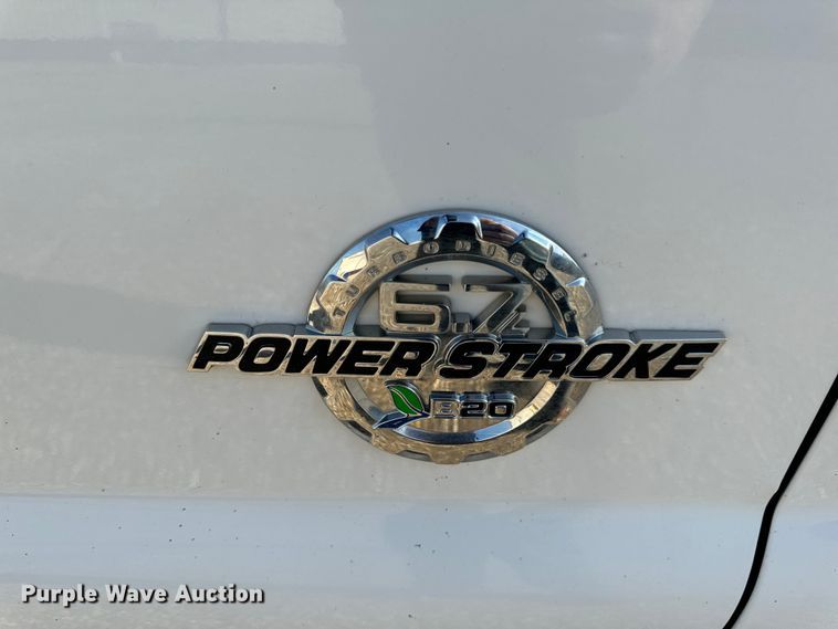 image for item EH6810 2015 Ford F350 Super Duty XL Crew Cab flatbed pickup truck