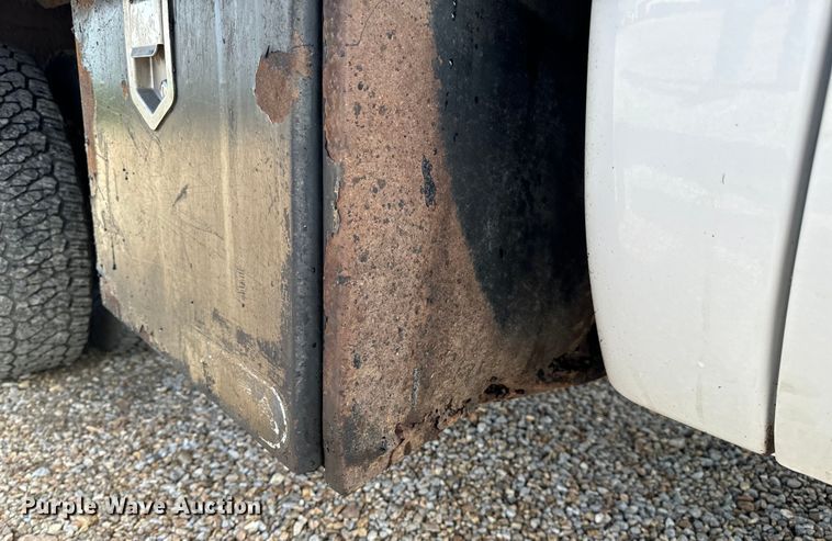 image for item EH6810 2015 Ford F350 Super Duty XL Crew Cab flatbed pickup truck