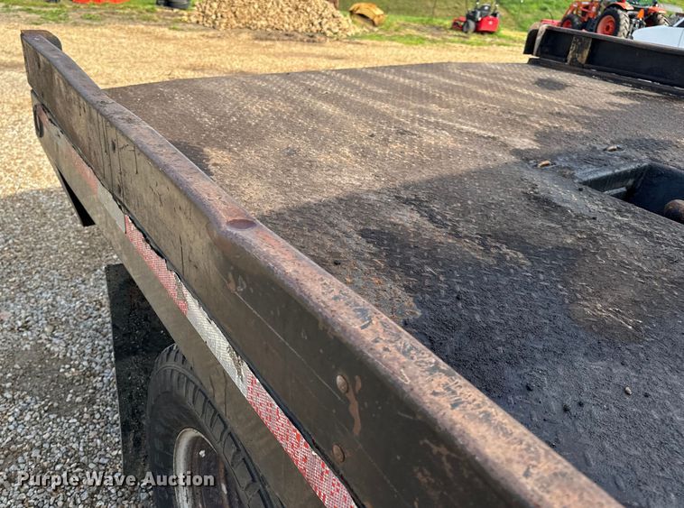 image for item EH6810 2015 Ford F350 Super Duty XL Crew Cab flatbed pickup truck