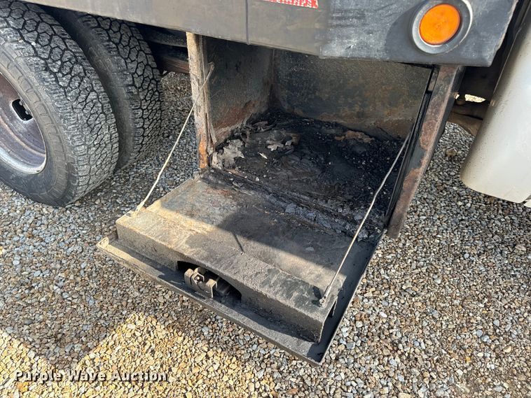 image for item EH6810 2015 Ford F350 Super Duty XL Crew Cab flatbed pickup truck