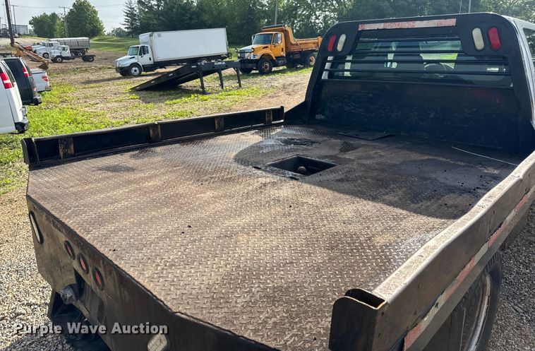 image for item EH6810 2015 Ford F350 Super Duty XL Crew Cab flatbed pickup truck