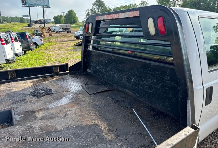 image for item EH6810 2015 Ford F350 Super Duty XL Crew Cab flatbed pickup truck