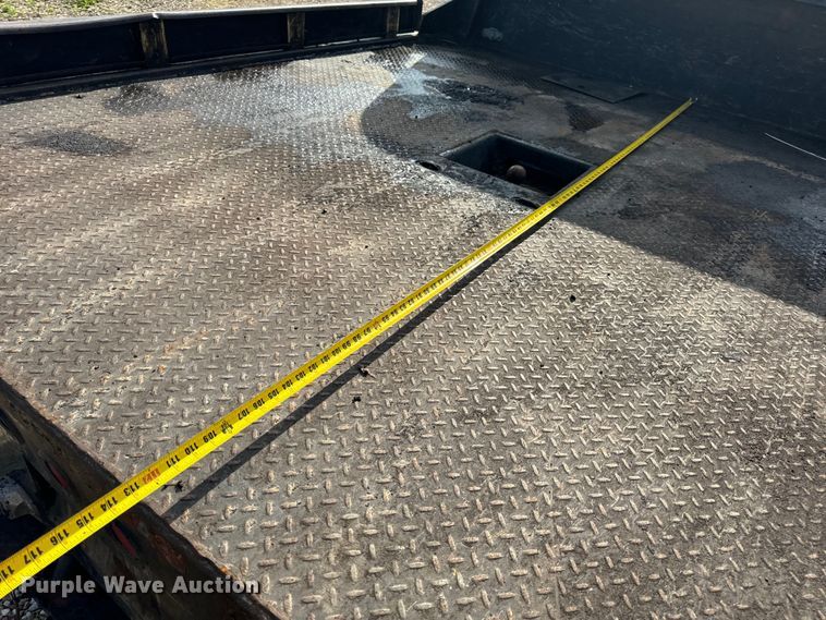 image for item EH6810 2015 Ford F350 Super Duty XL Crew Cab flatbed pickup truck