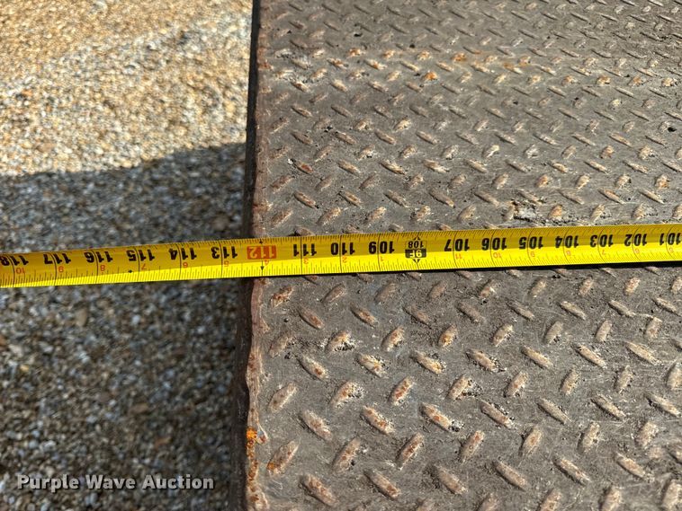 image for item EH6810 2015 Ford F350 Super Duty XL Crew Cab flatbed pickup truck