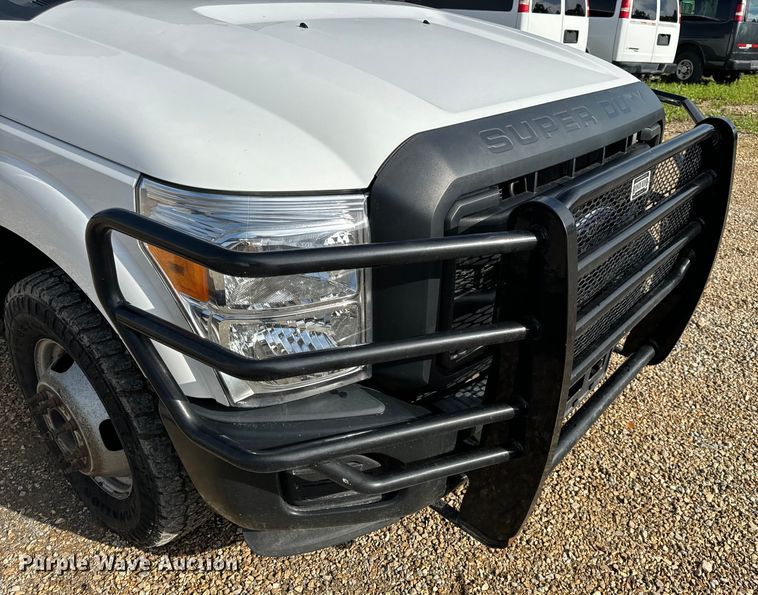 image for item EH6810 2015 Ford F350 Super Duty XL Crew Cab flatbed pickup truck