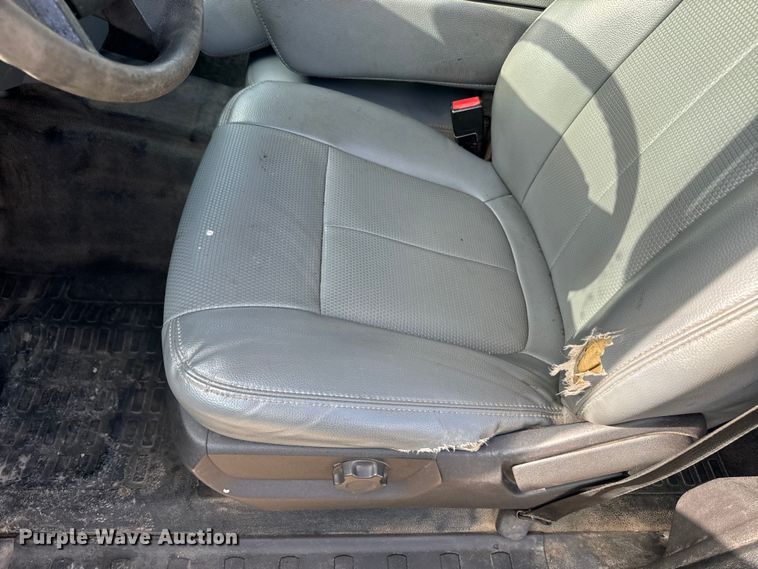 image for item EH6810 2015 Ford F350 Super Duty XL Crew Cab flatbed pickup truck