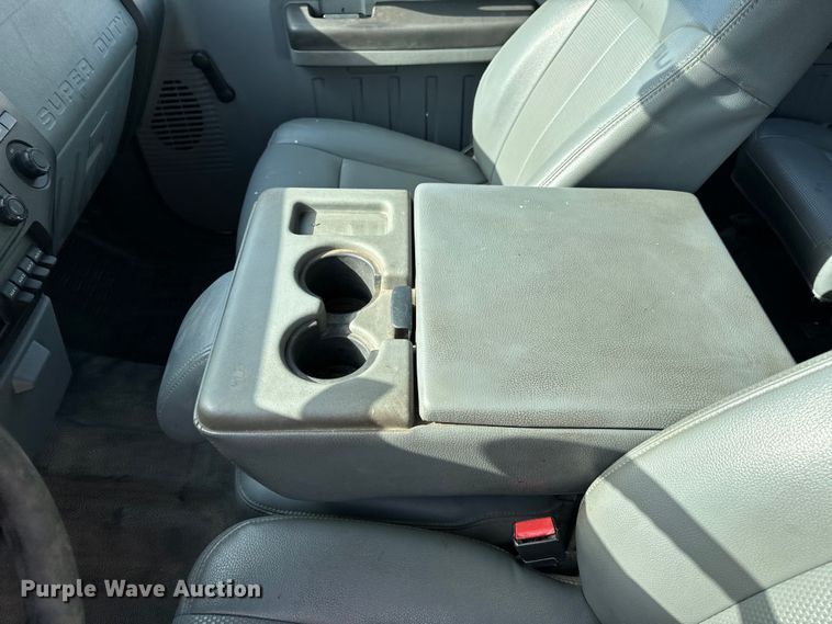 image for item EH6810 2015 Ford F350 Super Duty XL Crew Cab flatbed pickup truck