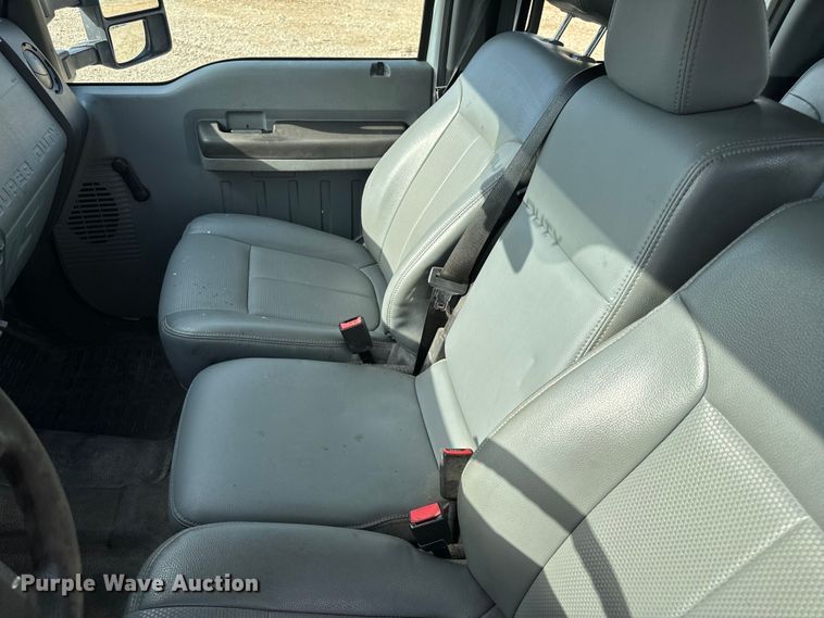 image for item EH6810 2015 Ford F350 Super Duty XL Crew Cab flatbed pickup truck