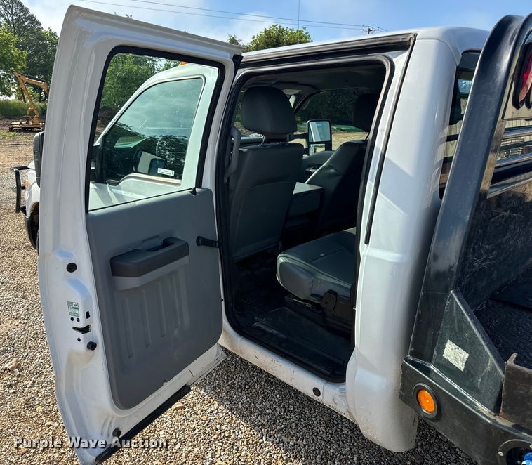 image for item EH6810 2015 Ford F350 Super Duty XL Crew Cab flatbed pickup truck