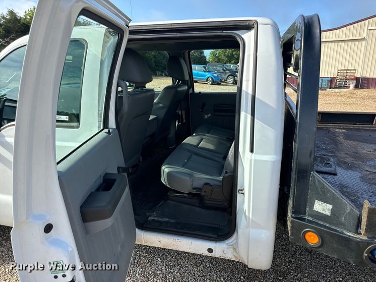 image for item EH6810 2015 Ford F350 Super Duty XL Crew Cab flatbed pickup truck