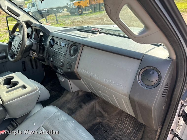 image for item EH6810 2015 Ford F350 Super Duty XL Crew Cab flatbed pickup truck