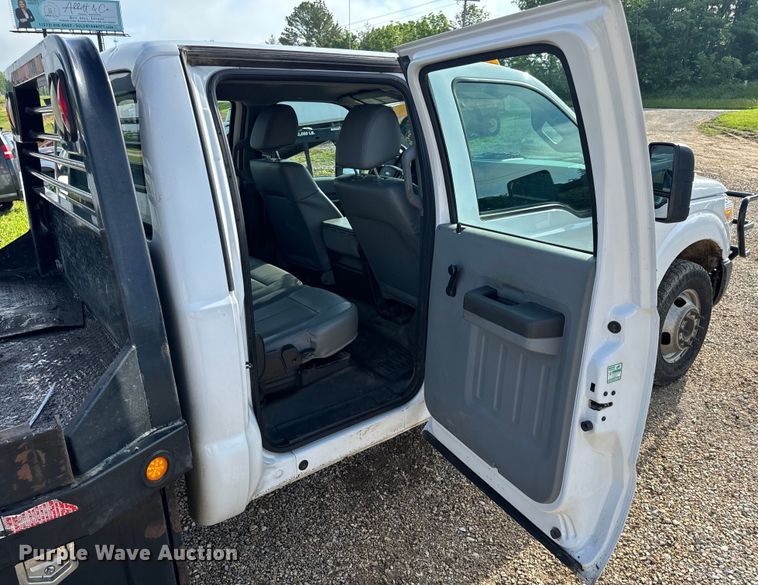 image for item EH6810 2015 Ford F350 Super Duty XL Crew Cab flatbed pickup truck