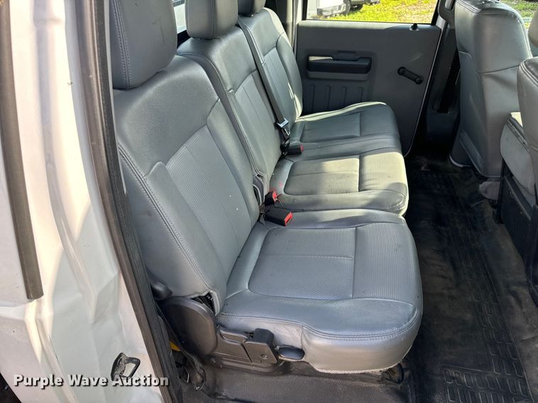 image for item EH6810 2015 Ford F350 Super Duty XL Crew Cab flatbed pickup truck