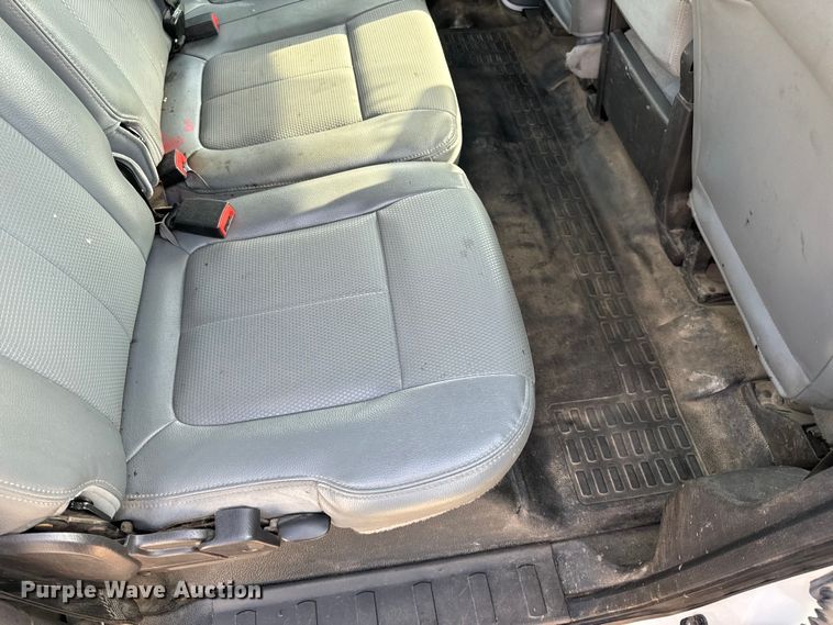 image for item EH6810 2015 Ford F350 Super Duty XL Crew Cab flatbed pickup truck