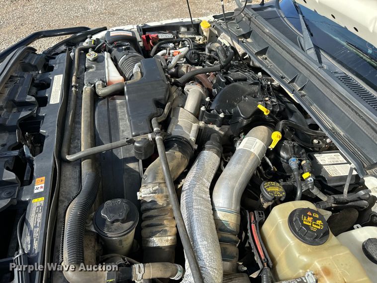 image for item EH6810 2015 Ford F350 Super Duty XL Crew Cab flatbed pickup truck