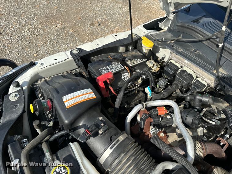 image for item EH6810 2015 Ford F350 Super Duty XL Crew Cab flatbed pickup truck