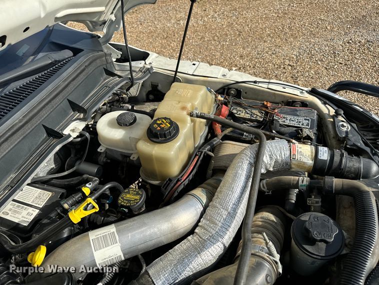 image for item EH6810 2015 Ford F350 Super Duty XL Crew Cab flatbed pickup truck