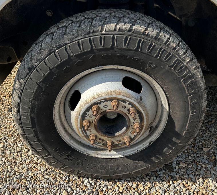 image for item EH6810 2015 Ford F350 Super Duty XL Crew Cab flatbed pickup truck