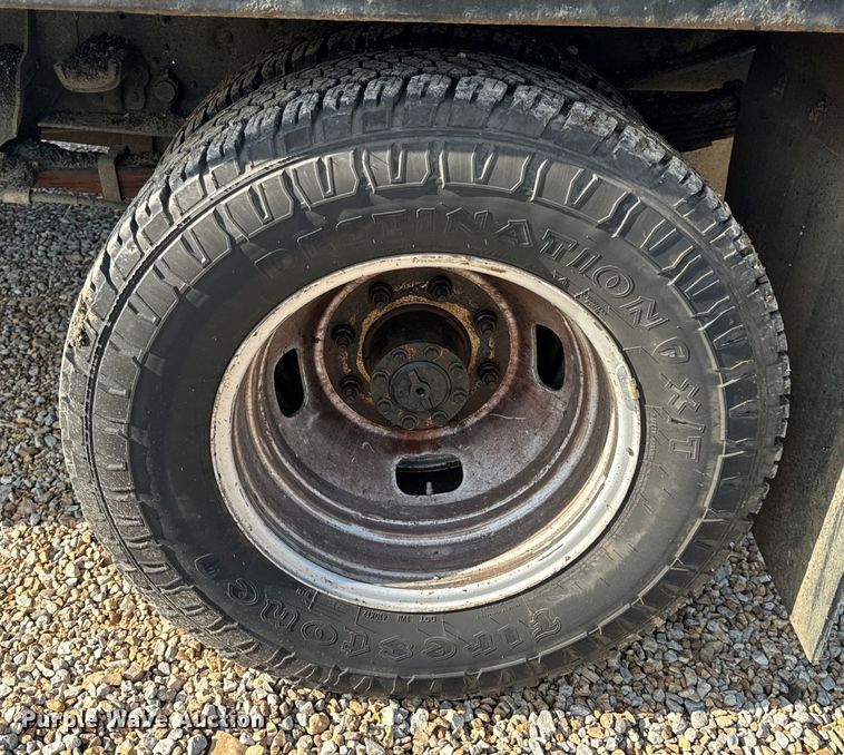 image for item EH6810 2015 Ford F350 Super Duty XL Crew Cab flatbed pickup truck