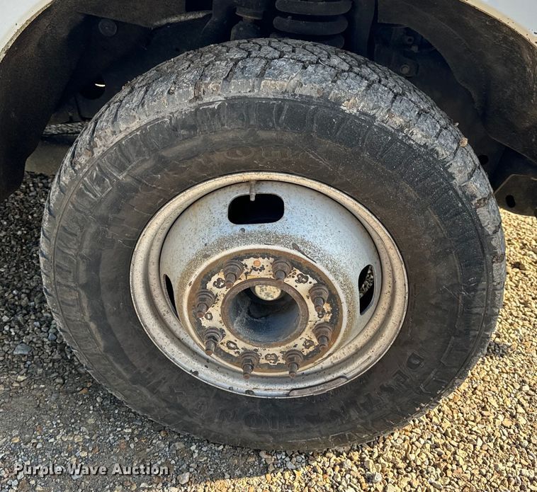 image for item EH6810 2015 Ford F350 Super Duty XL Crew Cab flatbed pickup truck