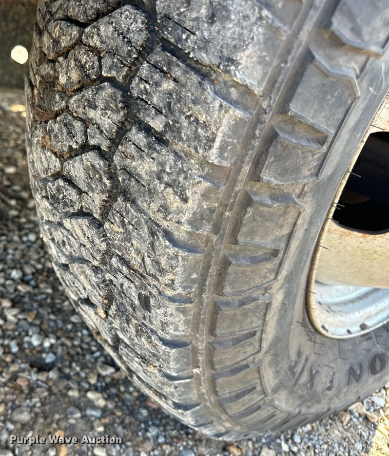 image for item EH6810 2015 Ford F350 Super Duty XL Crew Cab flatbed pickup truck