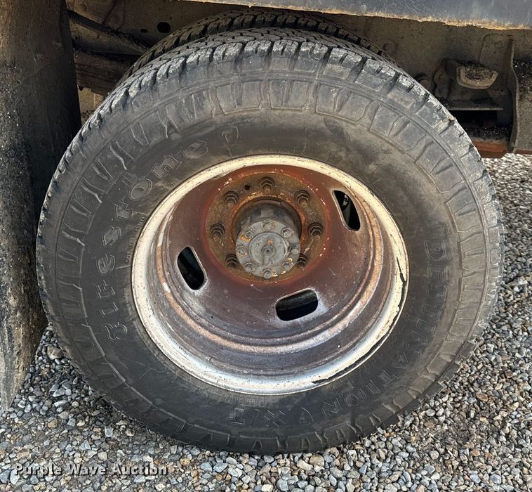 image for item EH6810 2015 Ford F350 Super Duty XL Crew Cab flatbed pickup truck