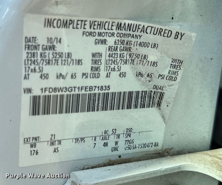 image for item EH6810 2015 Ford F350 Super Duty XL Crew Cab flatbed pickup truck