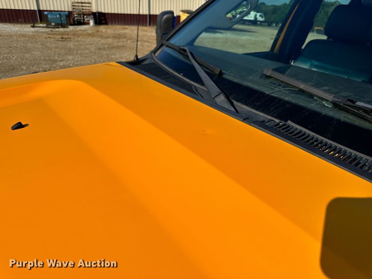 image for item EH6811 2012 Ford  F450 Super Duty XL flatbed truck