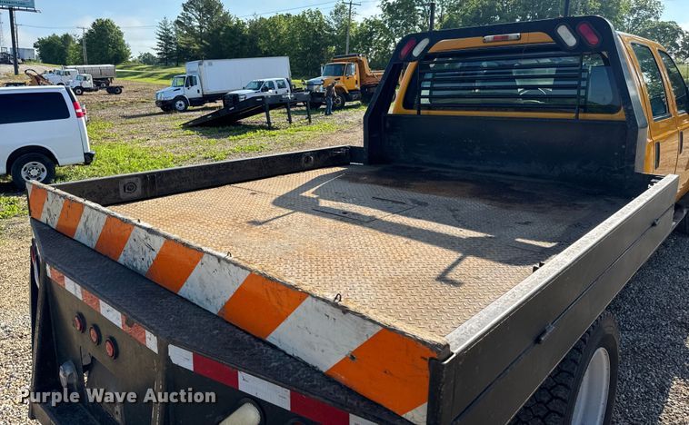 image for item EH6811 2012 Ford  F450 Super Duty XL flatbed truck