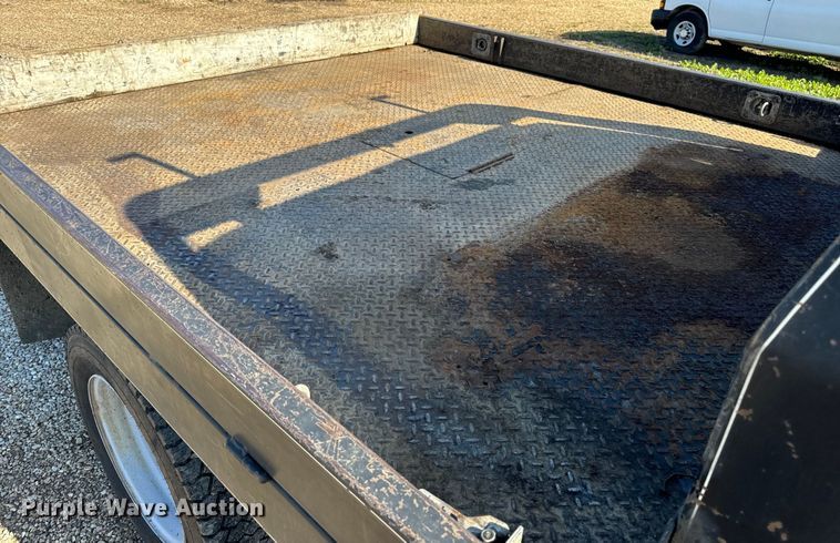 image for item EH6811 2012 Ford  F450 Super Duty XL flatbed truck