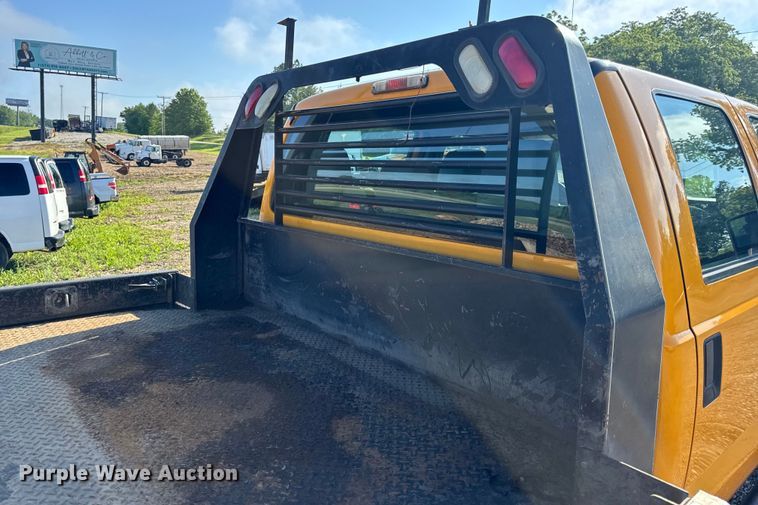 image for item EH6811 2012 Ford  F450 Super Duty XL flatbed truck