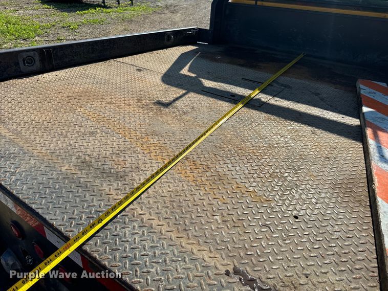 image for item EH6811 2012 Ford  F450 Super Duty XL flatbed truck