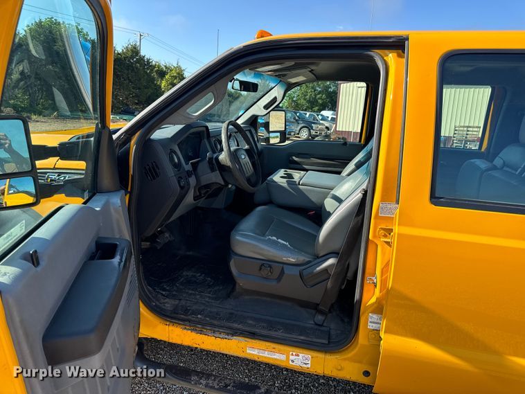 image for item EH6811 2012 Ford  F450 Super Duty XL flatbed truck