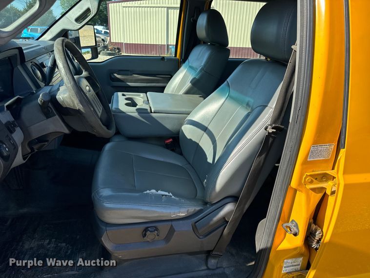 image for item EH6811 2012 Ford  F450 Super Duty XL flatbed truck