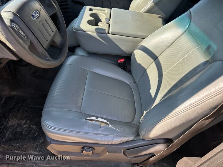 image for item EH6811 2012 Ford  F450 Super Duty XL flatbed truck