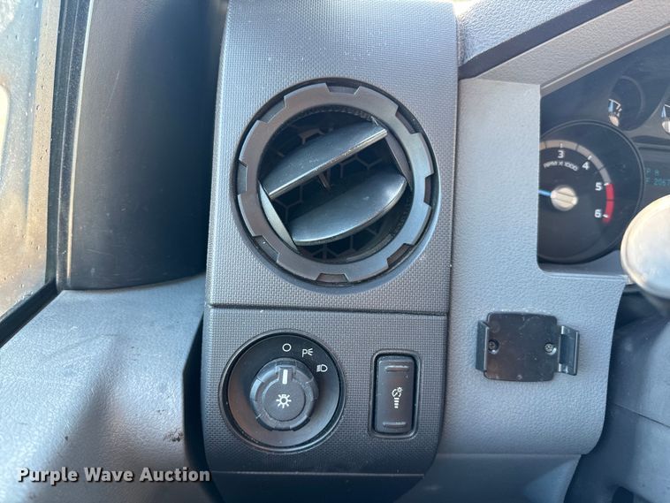 image for item EH6811 2012 Ford  F450 Super Duty XL flatbed truck