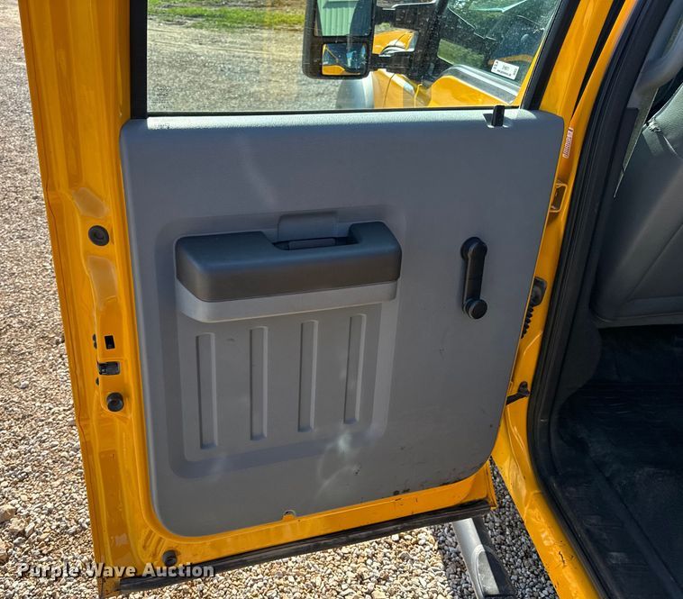 image for item EH6811 2012 Ford  F450 Super Duty XL flatbed truck