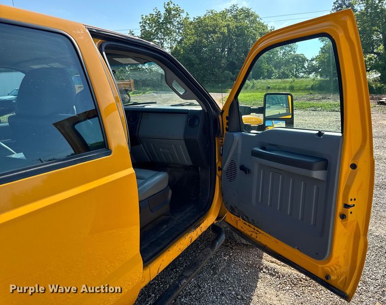 image for item EH6811 2012 Ford  F450 Super Duty XL flatbed truck