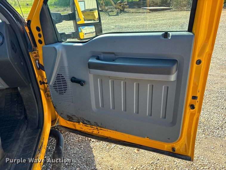 image for item EH6811 2012 Ford  F450 Super Duty XL flatbed truck