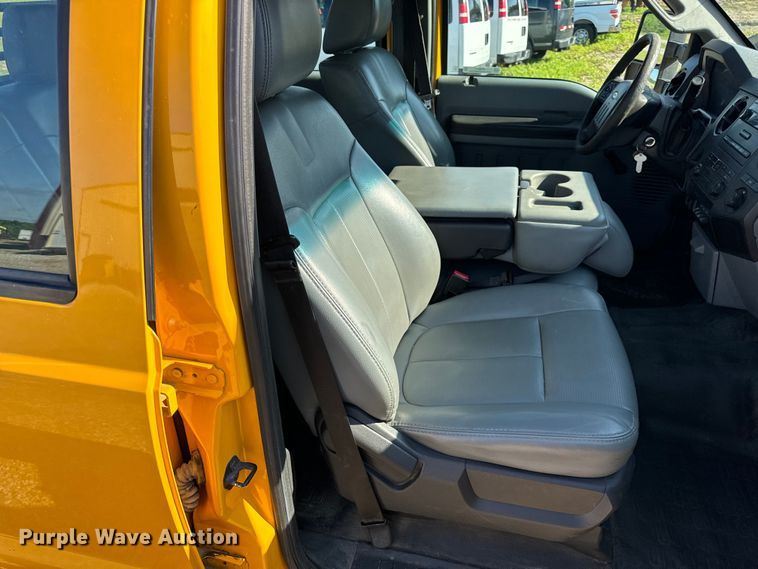 image for item EH6811 2012 Ford  F450 Super Duty XL flatbed truck