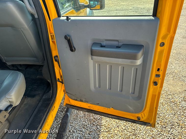 image for item EH6811 2012 Ford  F450 Super Duty XL flatbed truck