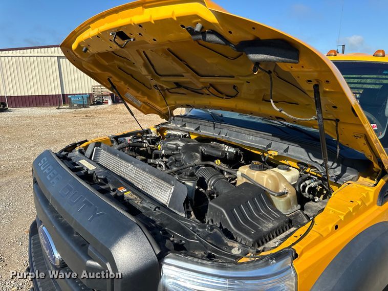 image for item EH6811 2012 Ford  F450 Super Duty XL flatbed truck