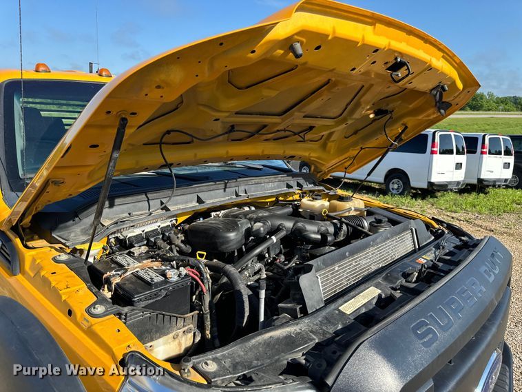 image for item EH6811 2012 Ford  F450 Super Duty XL flatbed truck