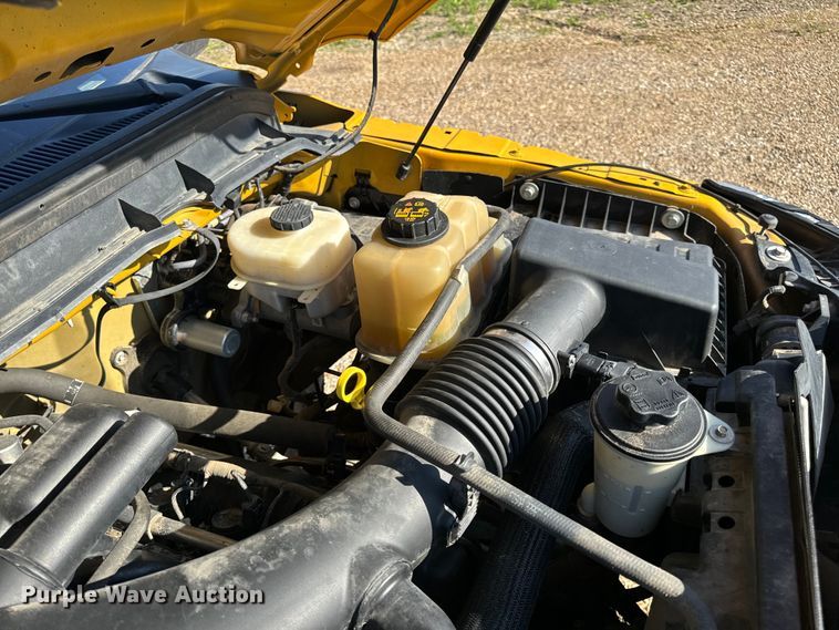 image for item EH6811 2012 Ford  F450 Super Duty XL flatbed truck