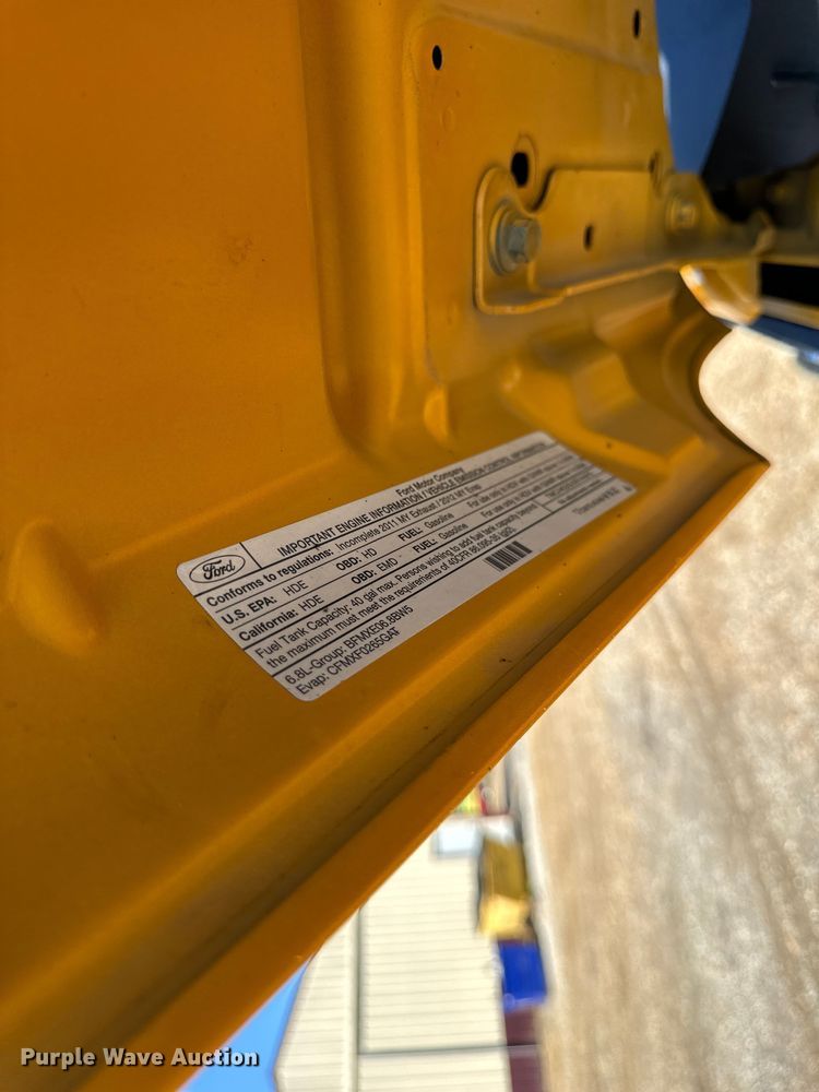 image for item EH6811 2012 Ford  F450 Super Duty XL flatbed truck